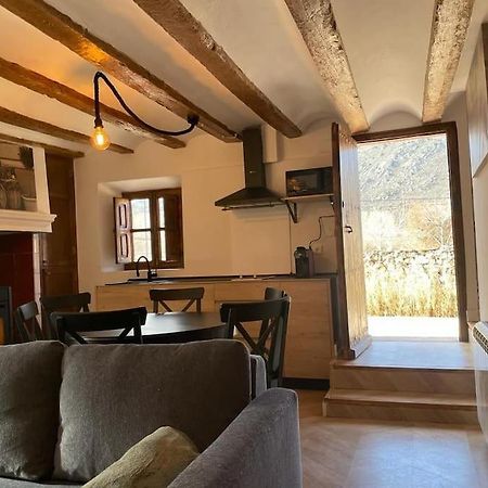 Вілла Acogedora Casa Con Patio-Parking Альбаррасін Екстер'єр фото