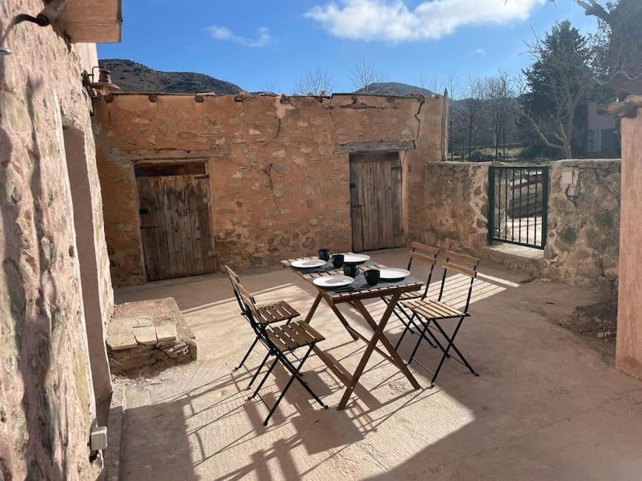 Вілла Acogedora Casa Con Patio-Parking Альбаррасін Екстер'єр фото