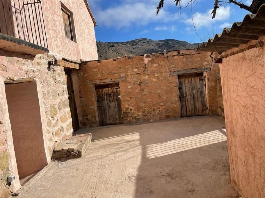 Вілла Acogedora Casa Con Patio-Parking Альбаррасін Екстер'єр фото